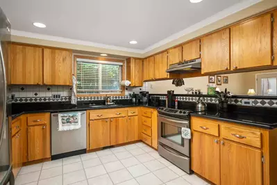 Cook delicious meals for breakfast, lunch, and dinner in this fully equipped kitchen.