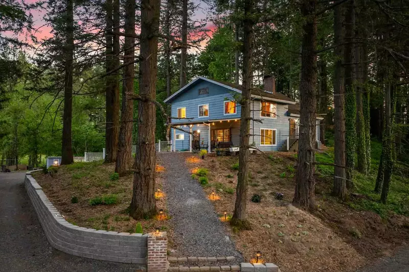 Kanate Timber is perfectly situated in this vibrant grove.