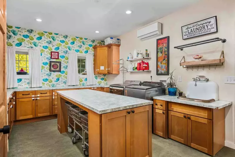 This rental has an up to date washing machine and dryer for guest use.