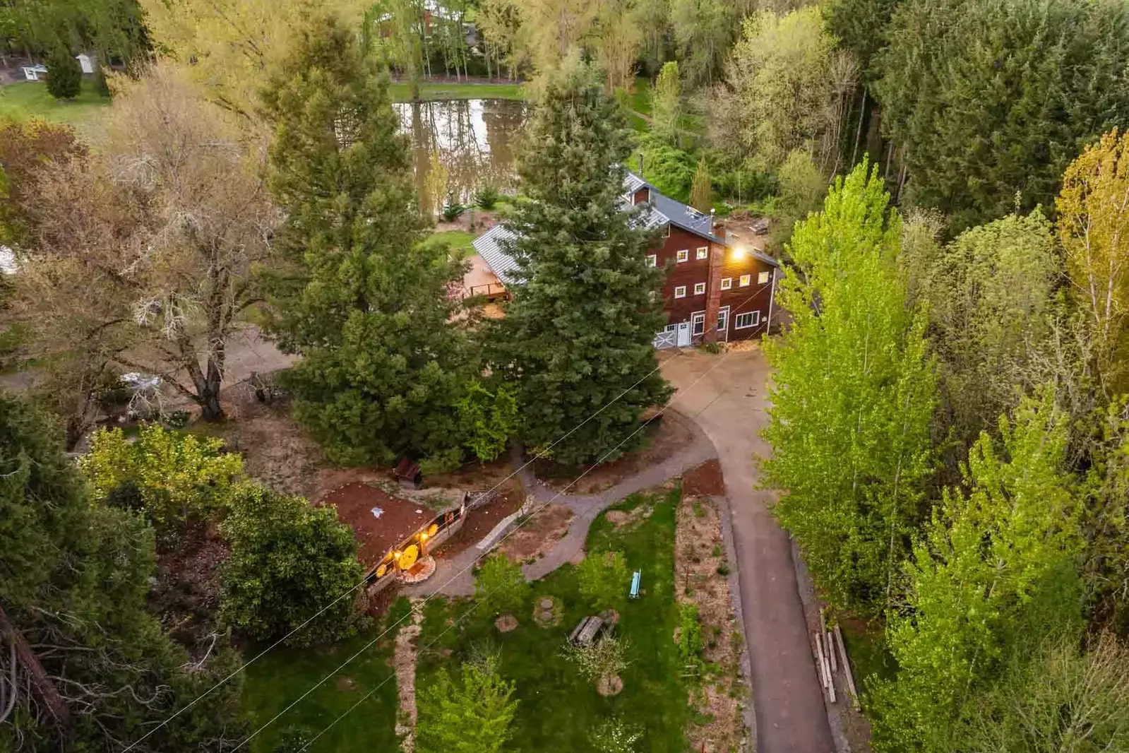 This rental also has a hot tub and a bbq to enjoy!