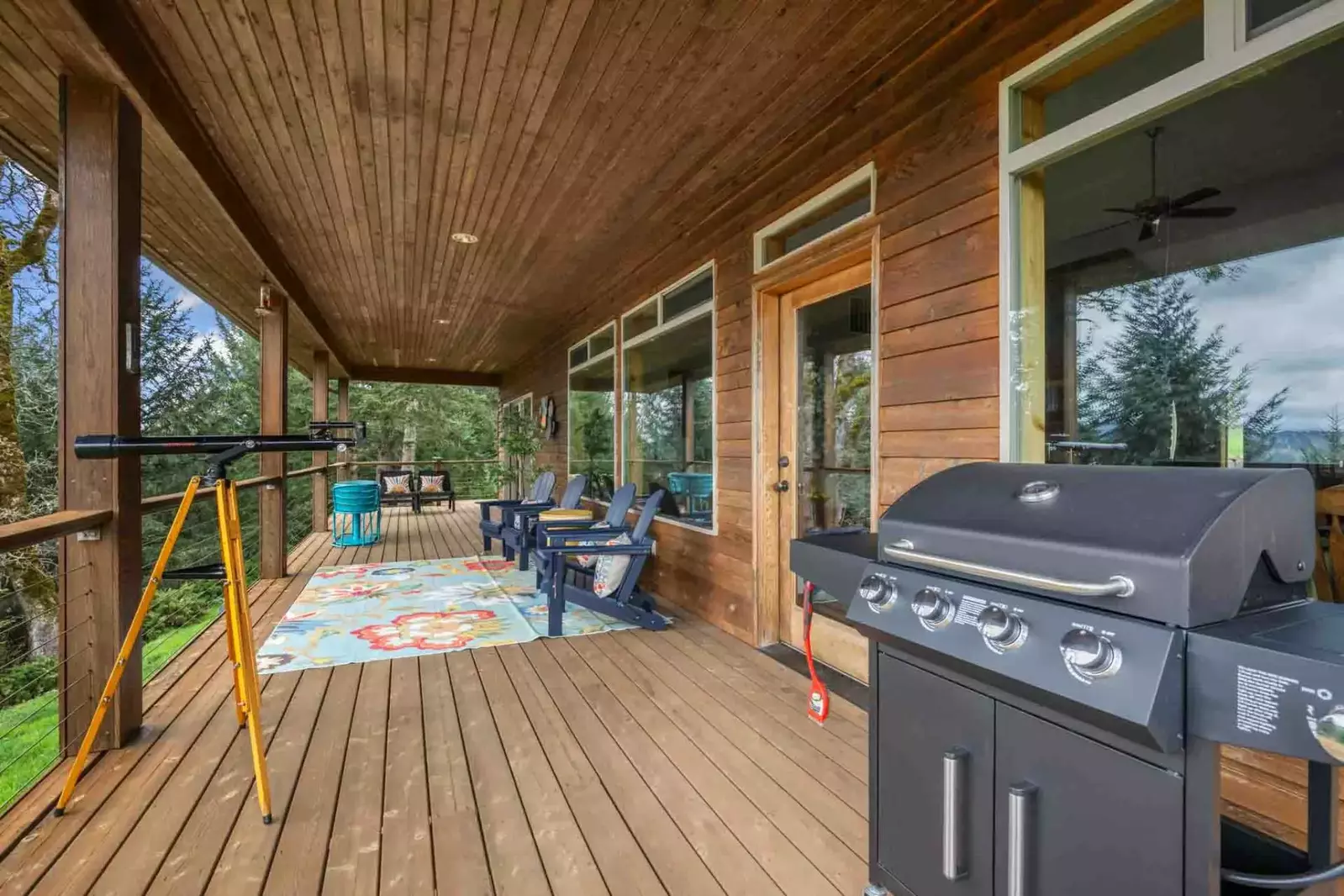 Relax on the deck looking out over the beautiful Willamette Valley.