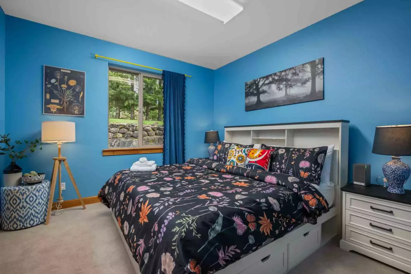 Our team loves to recommend great places to shop, hike, eat, and drink. Reach out to us so we can tell you all about our top Willamette Valley spots!