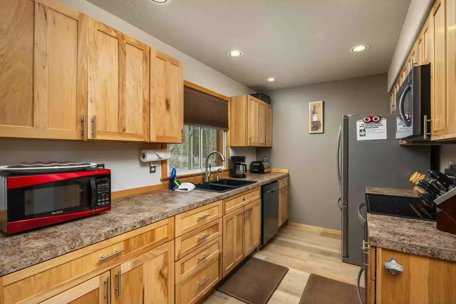 Cook delicious meals for breakfast, lunch, and dinner in this fully equipped kitchen.