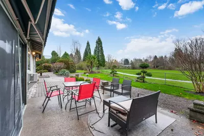 Golfview Ranch is right on the border of the Gresham Golf Course.