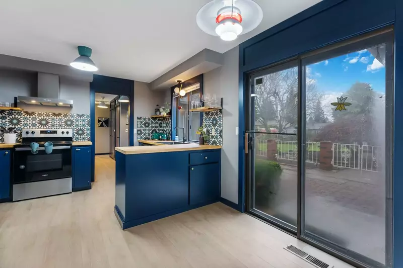 Step right outside and enjoy the beauty of Oregon.