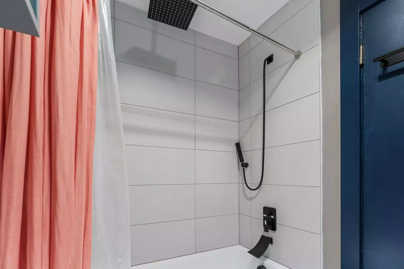 Another shower with excellent water pressure.