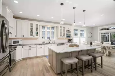 Cook delicious meals for breakfast, lunch, and dinner in this fully equipped kitchen. We suggest grabbing some seafood from a local market.