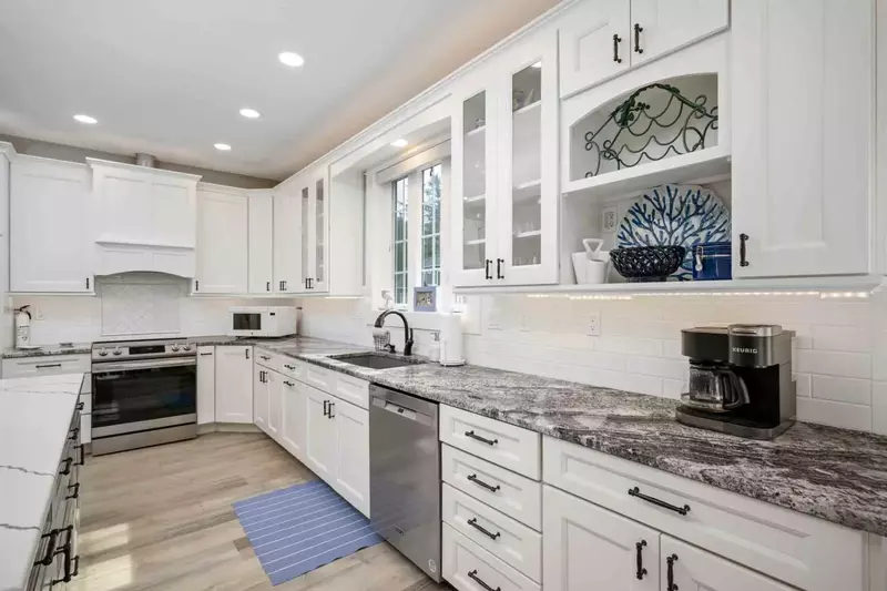 Coffee lovers are in luck as this rental provides coffee. There are also cute cafes a short distance away.