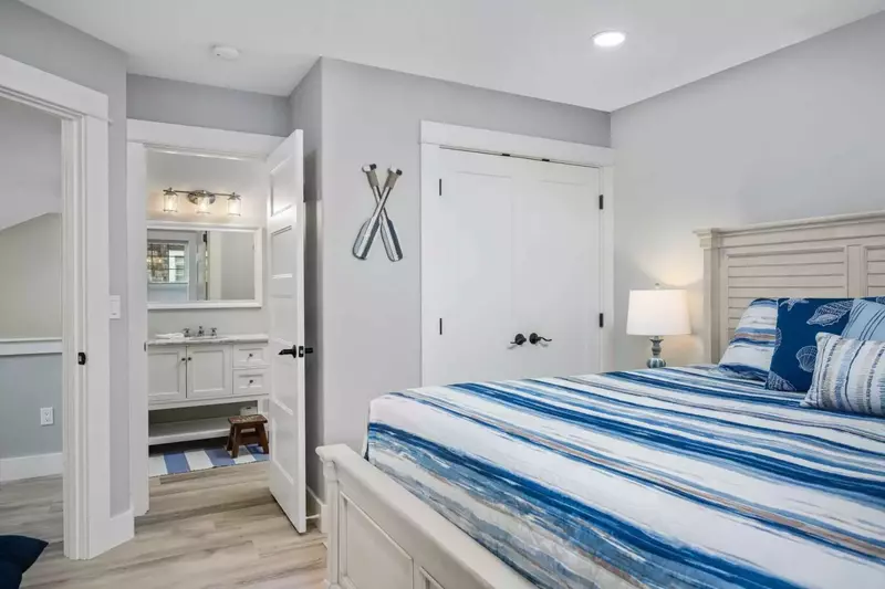 The Oregon Coast is gorgeous in every season. Remember to pack both sunblock and some warm clothing.