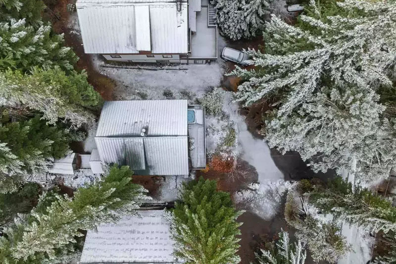 Government Camp is 15 minutes from the town of Mount Hood Village. Take a short trip there to enjoy a lot of fun restaurants and activities.