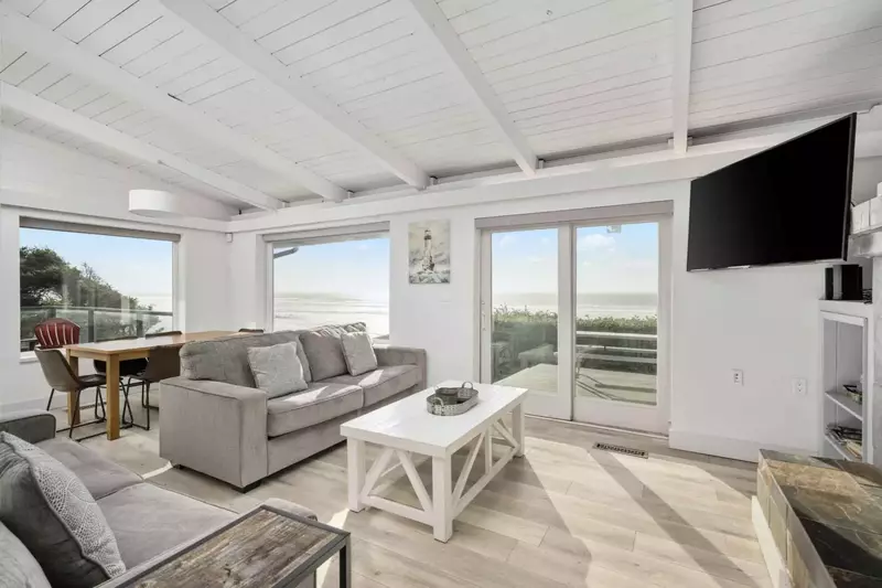 Watch you favorite movies, shows, and sports on this smart tv after a day exploring the Oregon Coast.