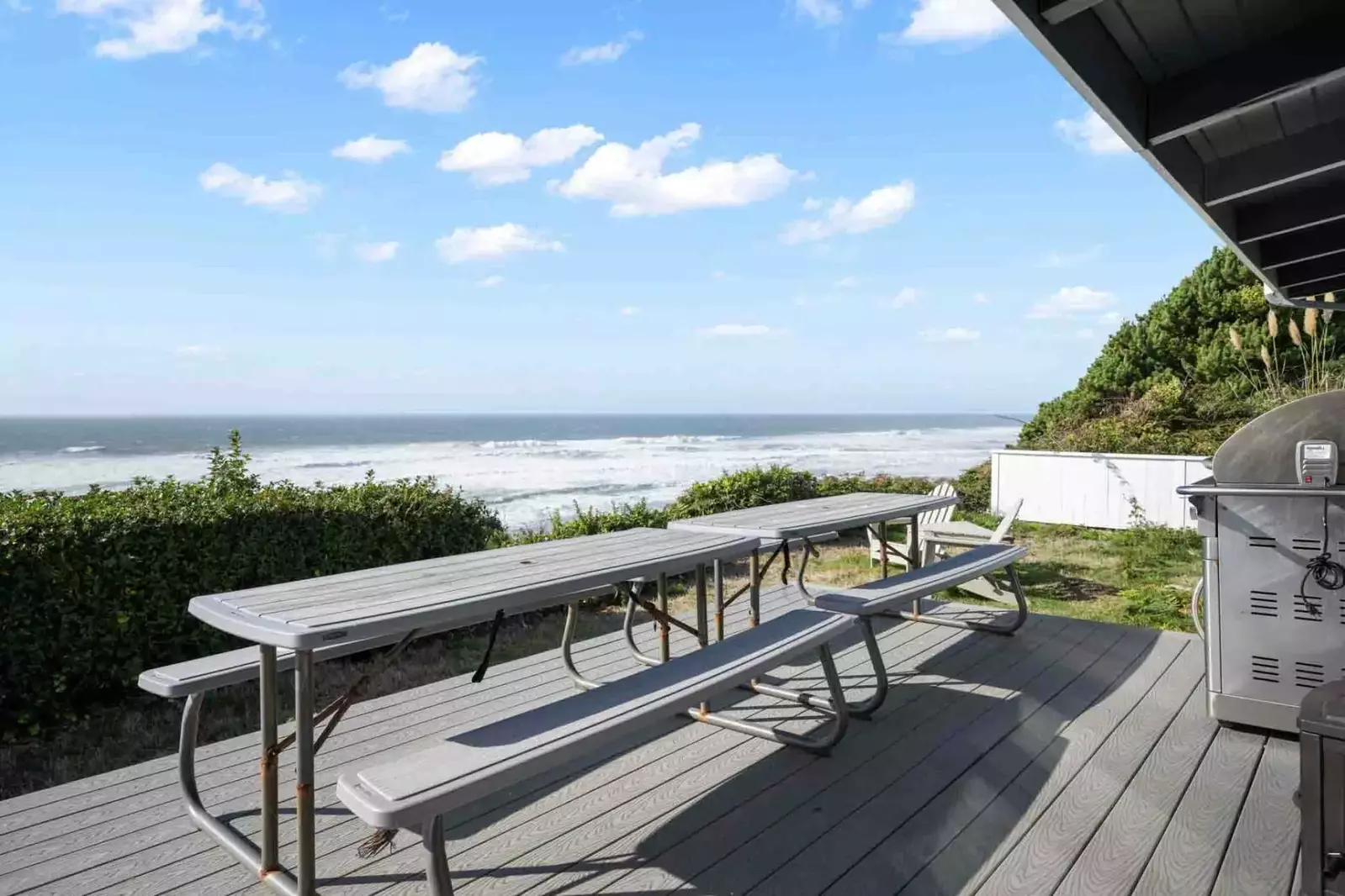 "This was a beautiful gathering and a beautiful house. Great location. Amenities were perfect. Close to everything animal friendly." - Zena