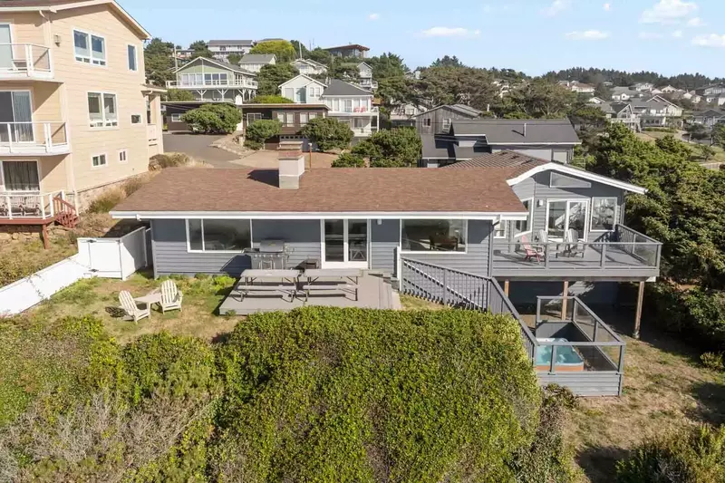 Lincoln City is just north of Depoe Bay, the whale watching capital of Oregon. Spend and afternoon there looking for these gentle giants.