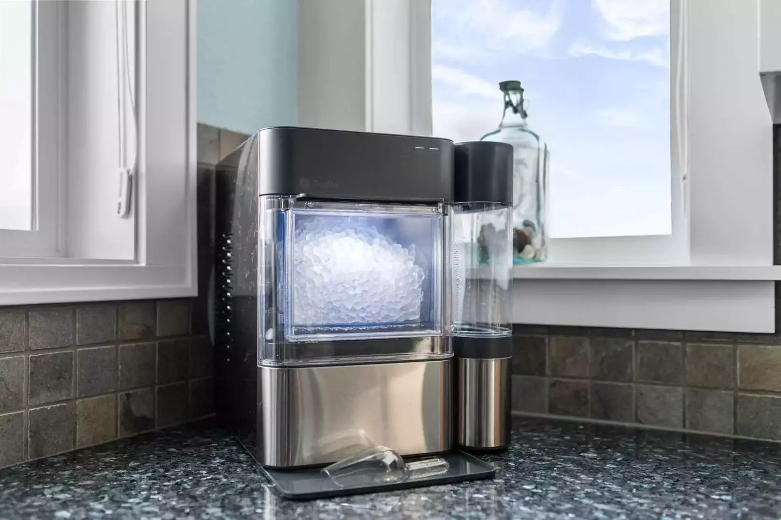 An ice maker perfect for making refreshing drinks.