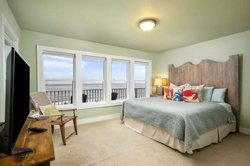 Sleep in and treat yourself to a chill day. You deserve it, you're on vacation!