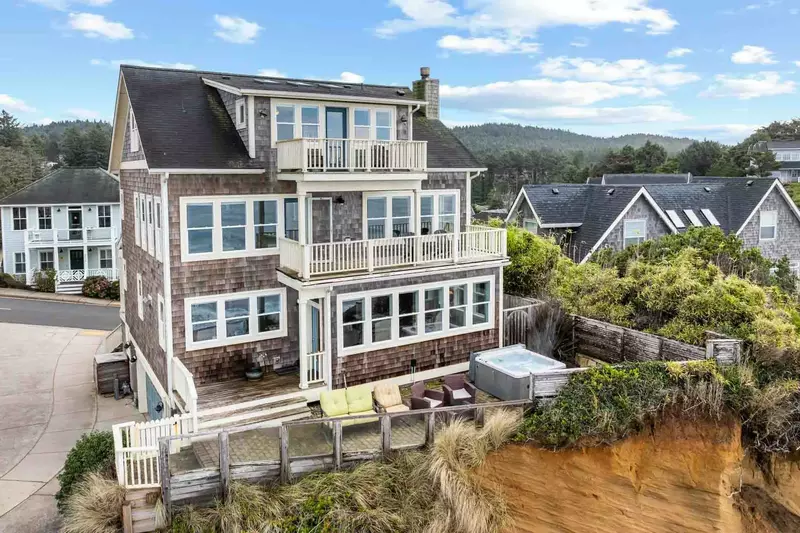 "The view was wonderful and watching the ocean from every level and hot tub was spectacular." - William