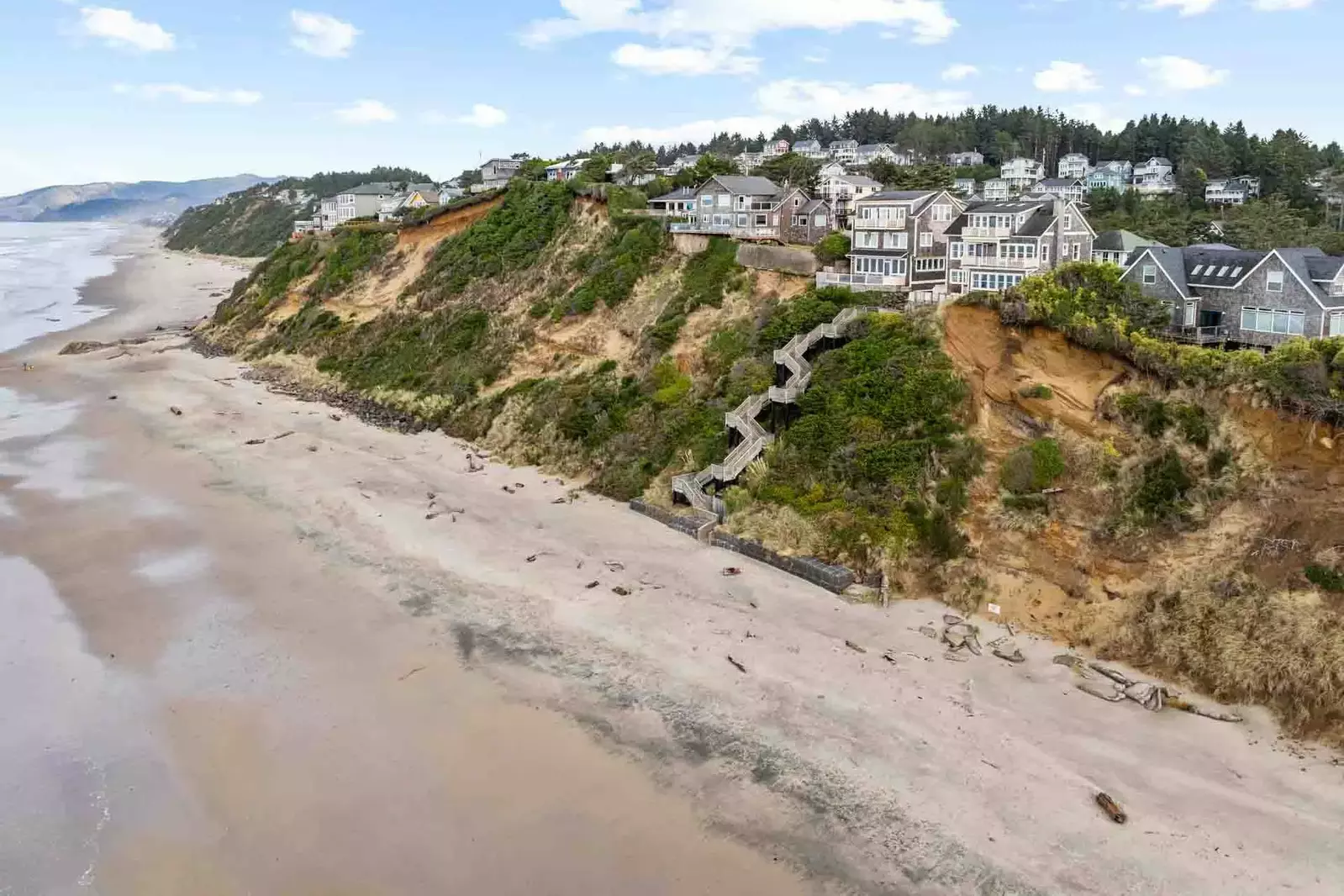 "The home is absolutely gorgeous and offers so much space while retaining the feel of an intimate and serene space." - Hayley