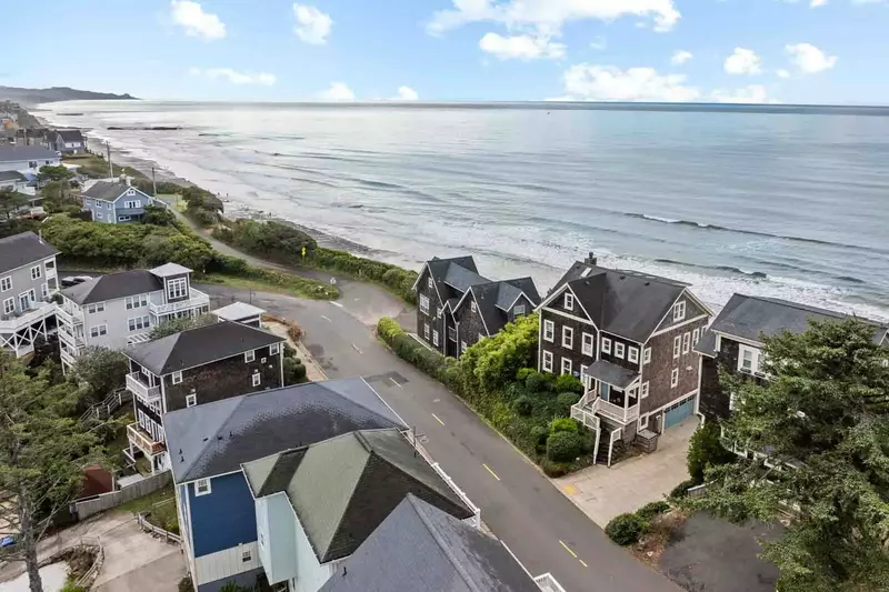 "Amazing view and loved listening to ocean every night. Five stars all day long. Will be returning again." - Michael