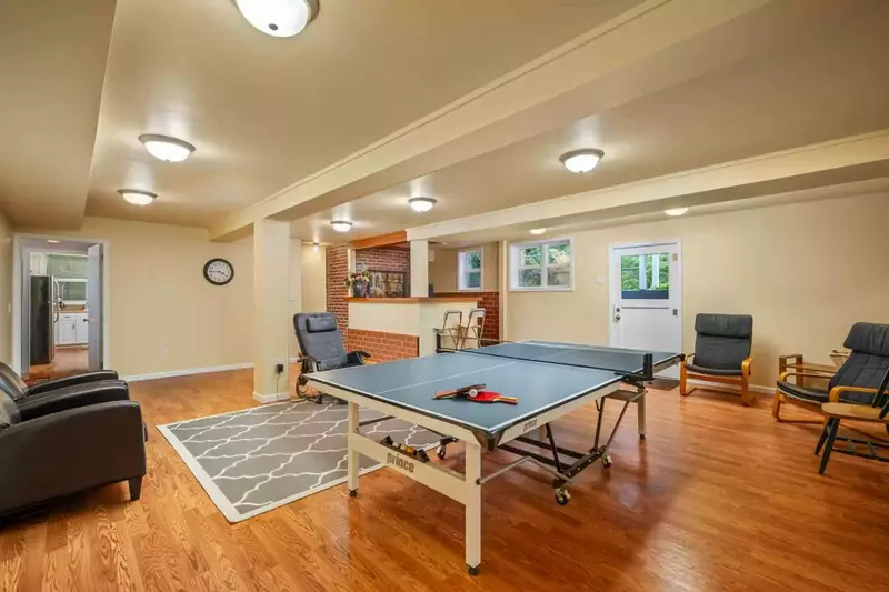 With multiple large indoor spaces, there’s ample room to spread out or come together for shared meals, games, and conversations.