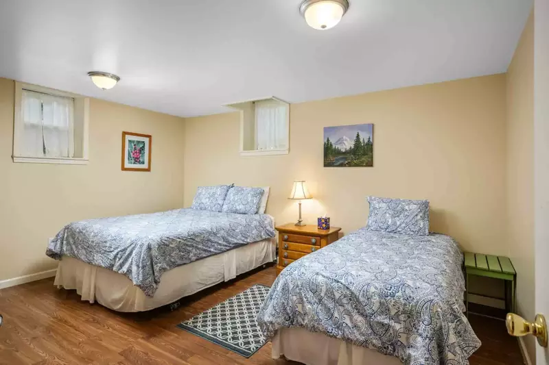 Another room of twin beds.