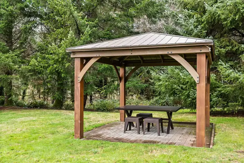 The Oregon Coast is gorgeous in every season. Remember to pack both sunblock and some warm clothing.