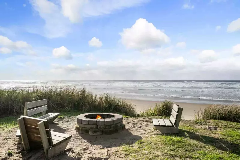 "Loved the location and the views! House had everything we needed and can’t wait to book again." - Joseph