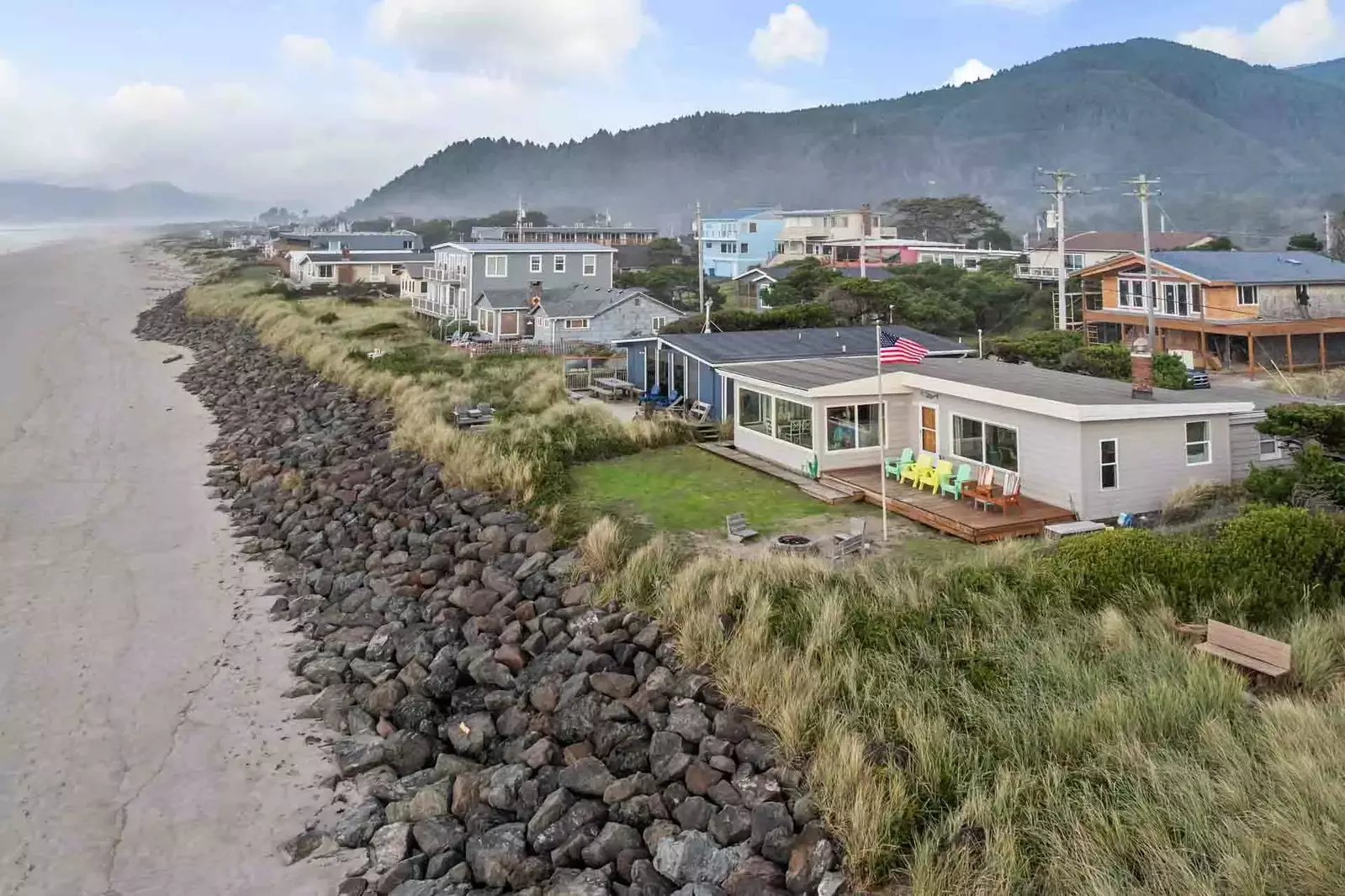 Rockaway Beach is south of Cannon Beach and north of Tillamook. Use this rental as a base camp to explore the Oregon Coast.
