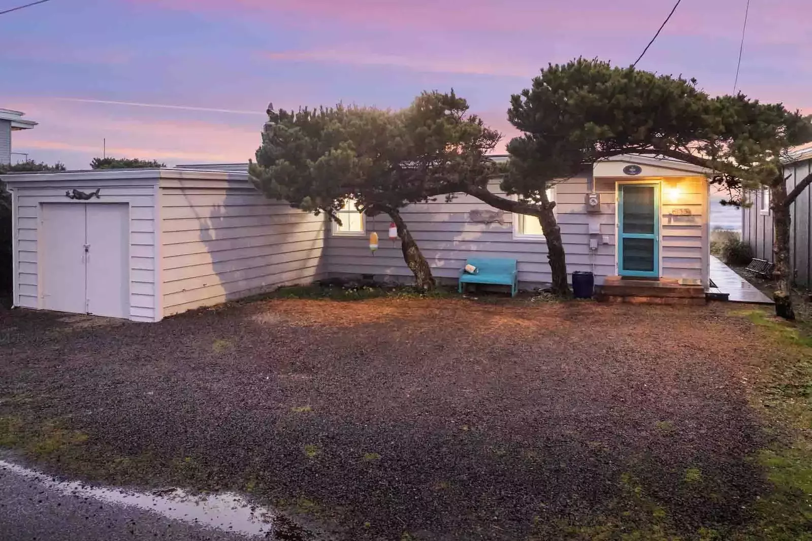 "Great place to stay with an amazing view. Plenty of windows to enjoy the coast even when it is raining. Will stay again." - Ryan