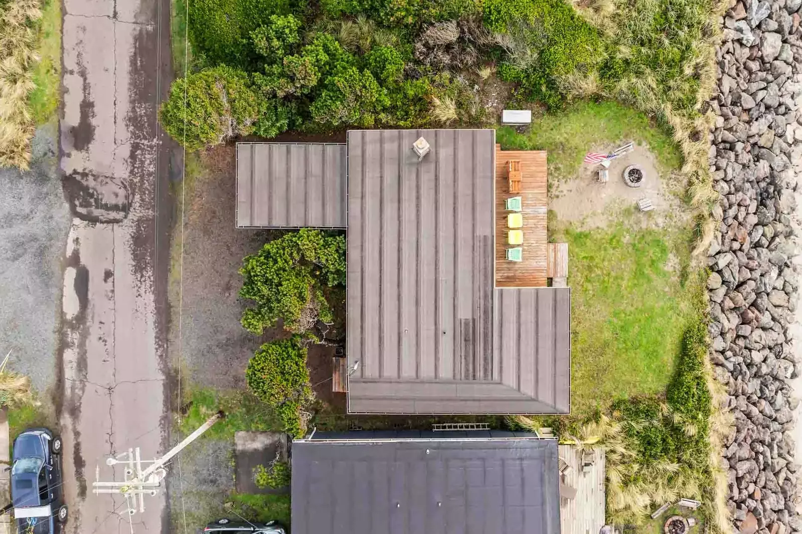 This rental is close to Highway 101, which goes straight down the Oregon Coast and is one of the most beautiful stretches of road in America.