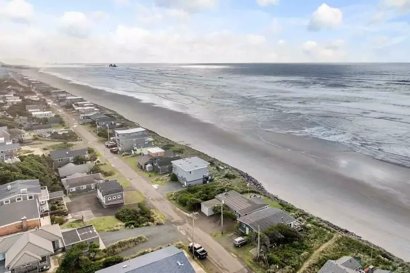 "This updated property has been done extremely well!Great location. Easy drive to nearby towns etc." - Sara