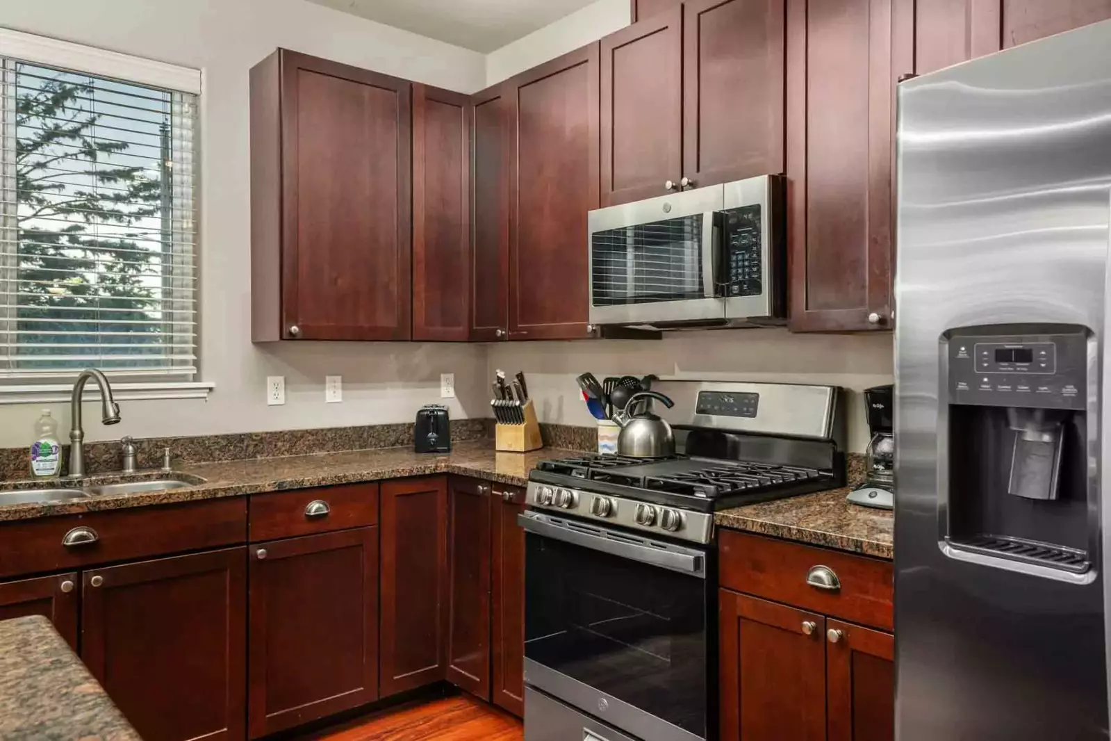 Seaside has a lot of delicious options for seafood. You can get local fish, dungeness crab, clams, oysters, and more from many local markets.