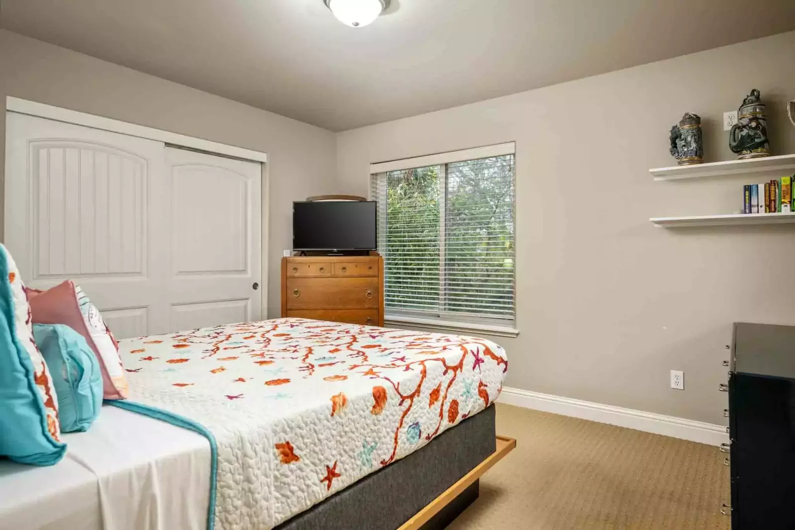 Beach Mode has space for everyone in your group to unwind and relax.