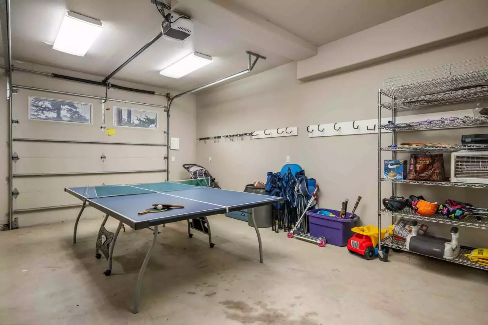 There are even more games to play in the garage!