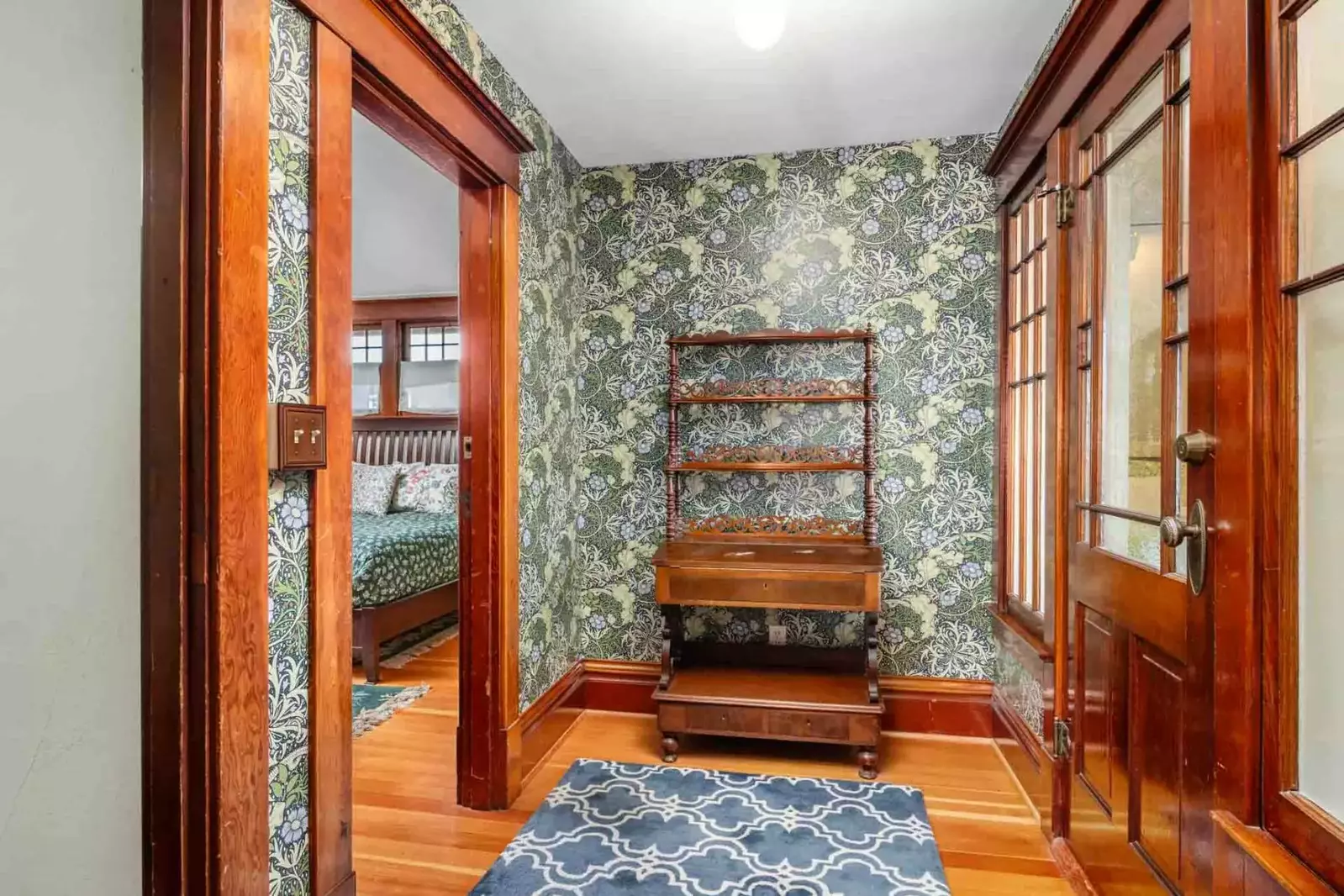 McMinnville has high quality restaurants, affordable for all. The Willamette Valley provides excellent food of all sorts.