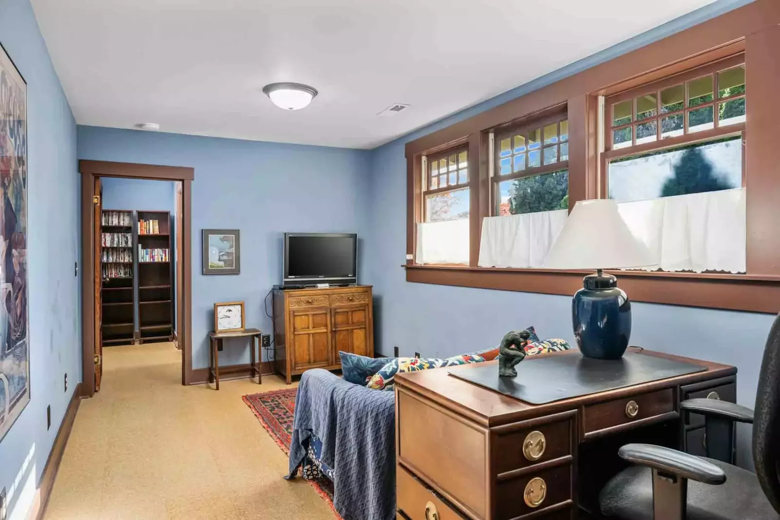 Enjoy watching your favorite movies and shows on the smart tv, or dvds on the tv pictured here.