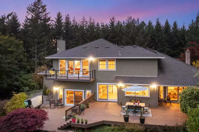 We hope we get to host you at this delightful property. Please reach out to us with any questions. We are happy to answer!