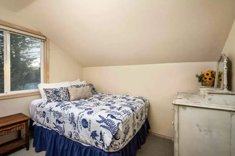 This rental is designed and maintained with great care. Each room has its own personality.