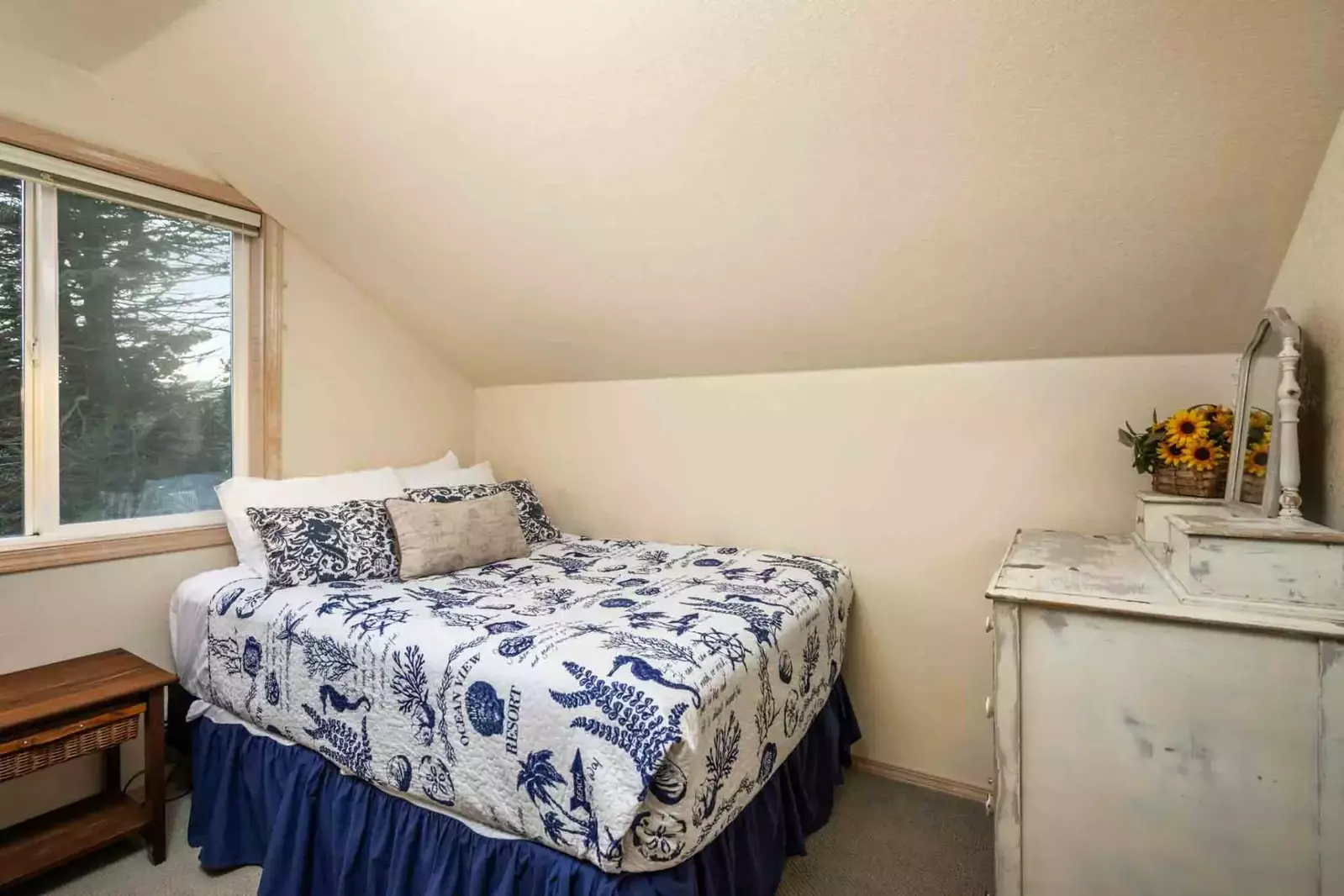 This rental is designed and maintained with great care. Each room has its own personality.