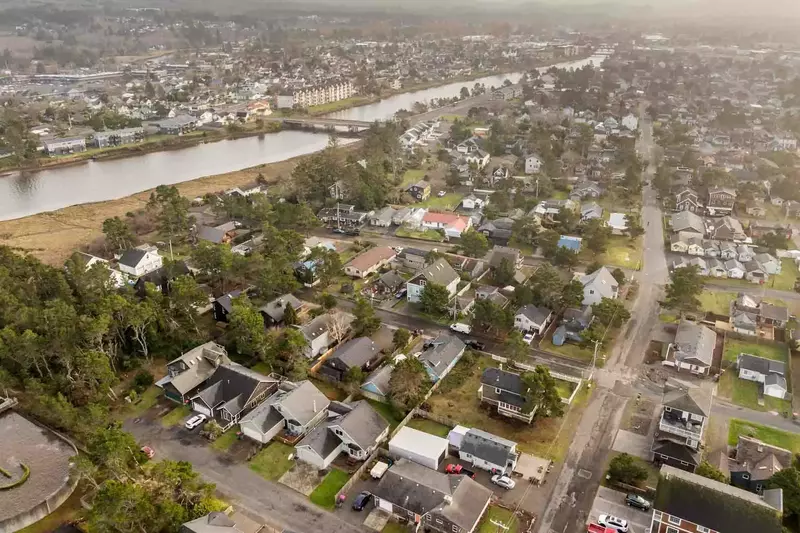 While staying in Seaside you can explore other coastal towns like Nehalem, Rockaway Beach, Tillamook, Manzanita, and more