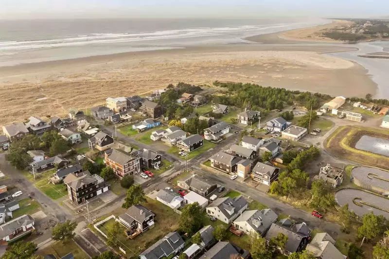 Keep an eye out for elk in this area. The Oregon Coast has many and they do frequent the north end of Seaside.