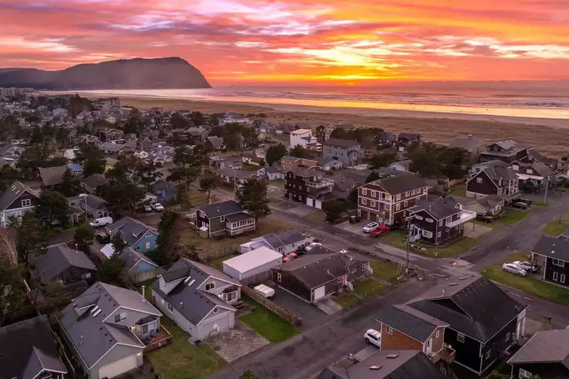 Please reach out with any questions about Seaside, the Oregon Coast, or this rental. We hope we get to host you soon!