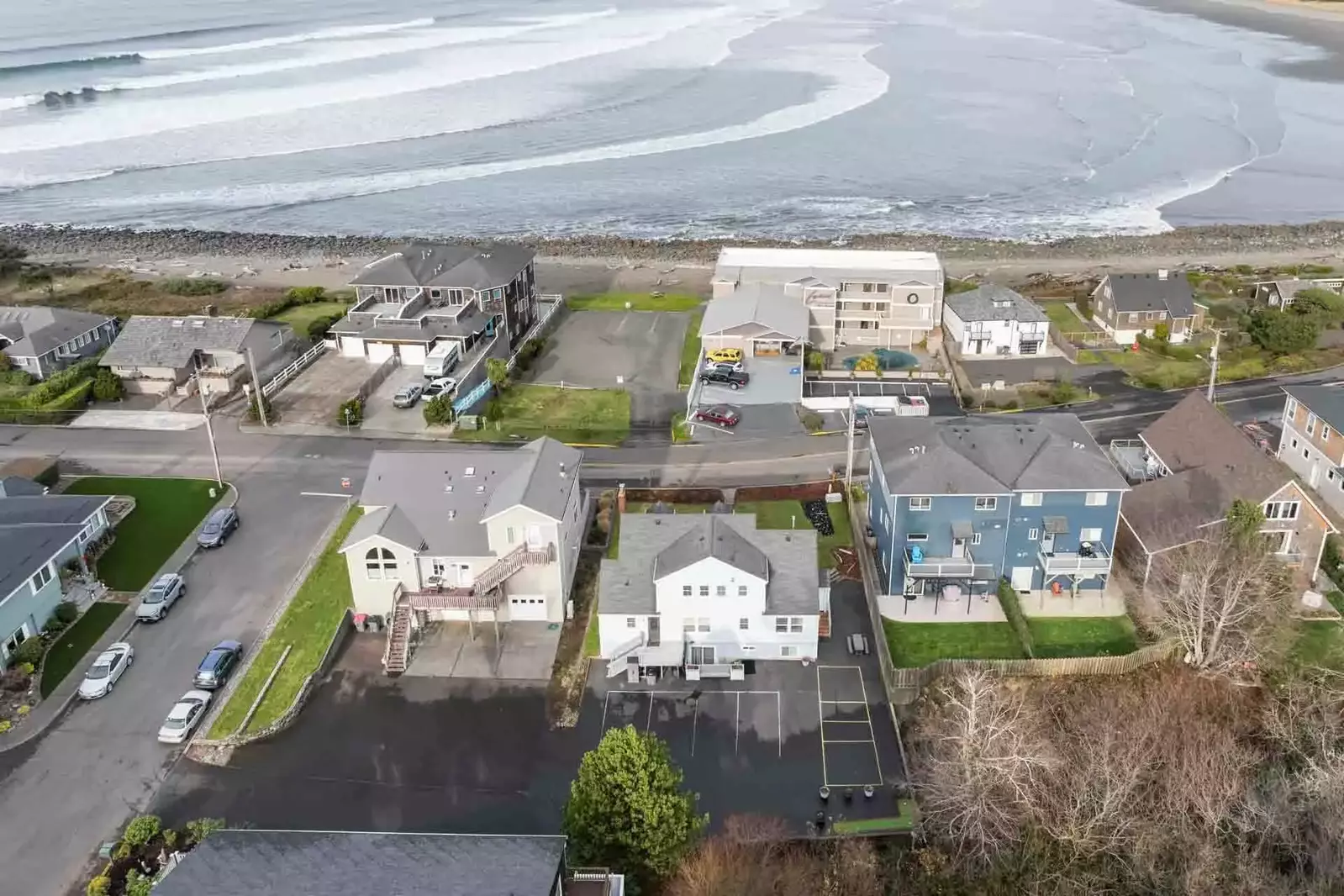 Surf and Sand Dollars is the perfect home base for exploring the wonders of the North Oregon Coast. Seaside's lively downtown is just minutes away.