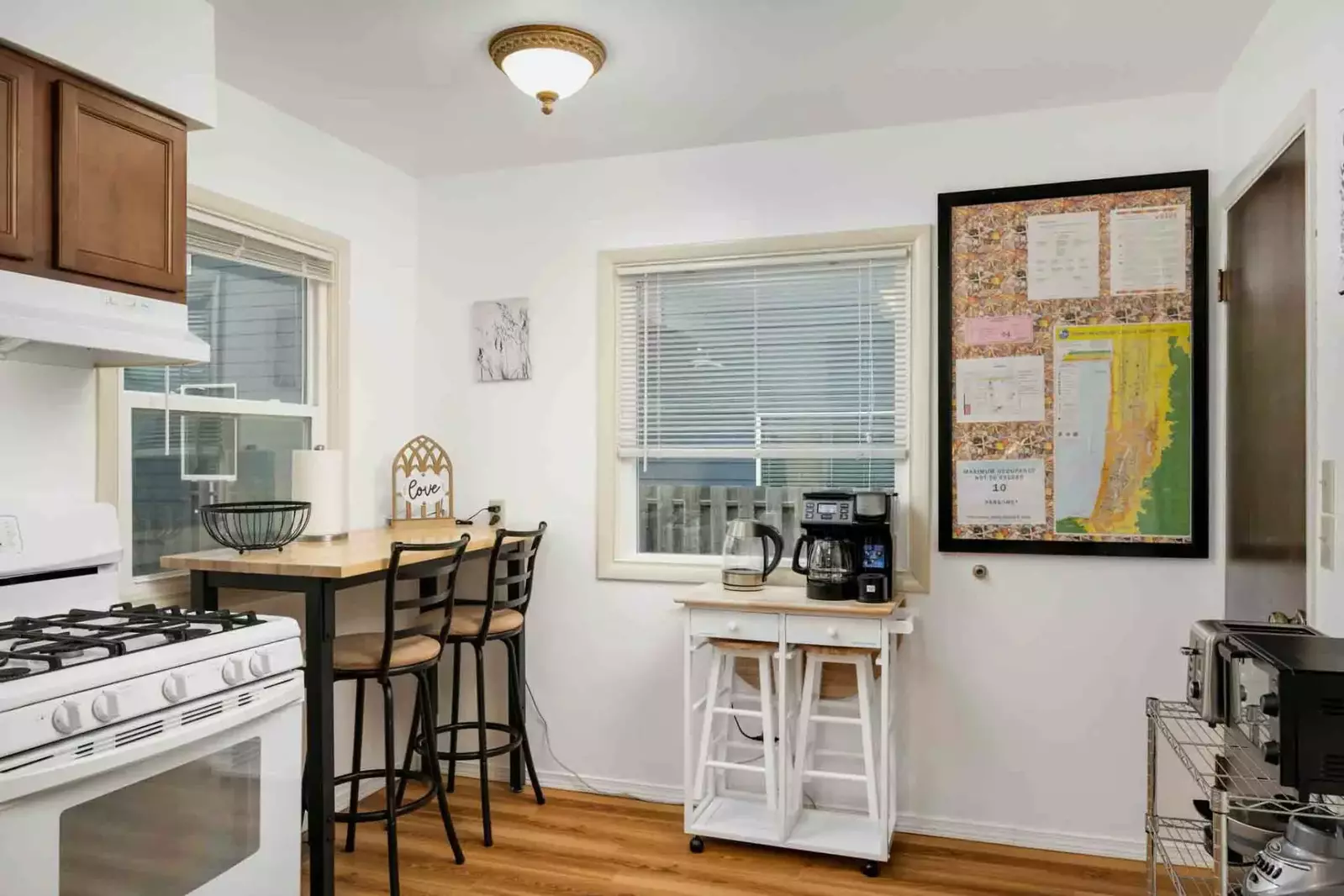 Coffee lovers are in luck as this rental provides coffee. There are also cute cafes in town!