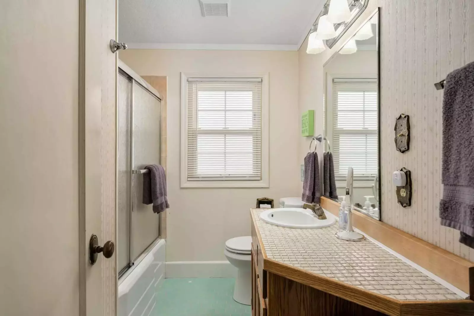 "Lovely and comfortable. It has a wonderful view of the ocean and easy access to the beach. Thank you for the thoughtful accommodations." - Kenneth