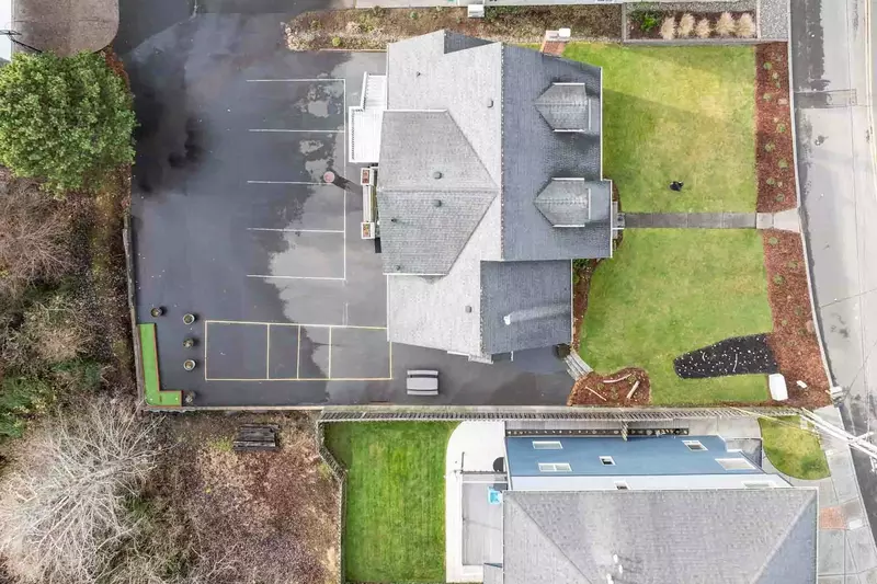 This rental is just north of Ecola State Park, one of the most beautiful state parks in the Pacific Northwest.