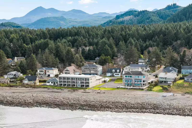 The Oregon Coast Highway is one of the most beautiful places to drive in America!