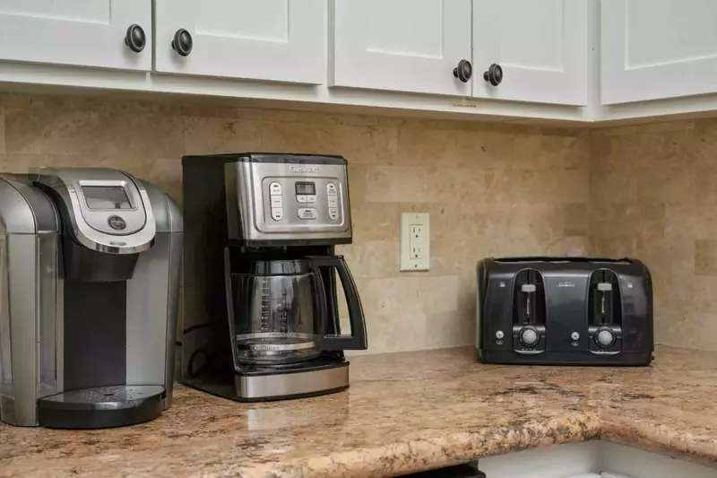 Coffee lovers are in luck as this rental provides coffee. There are also cute cafes a short drive away.