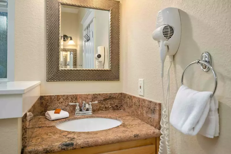 "Great place, quiet neighborhood. Loved the house." - Kelly