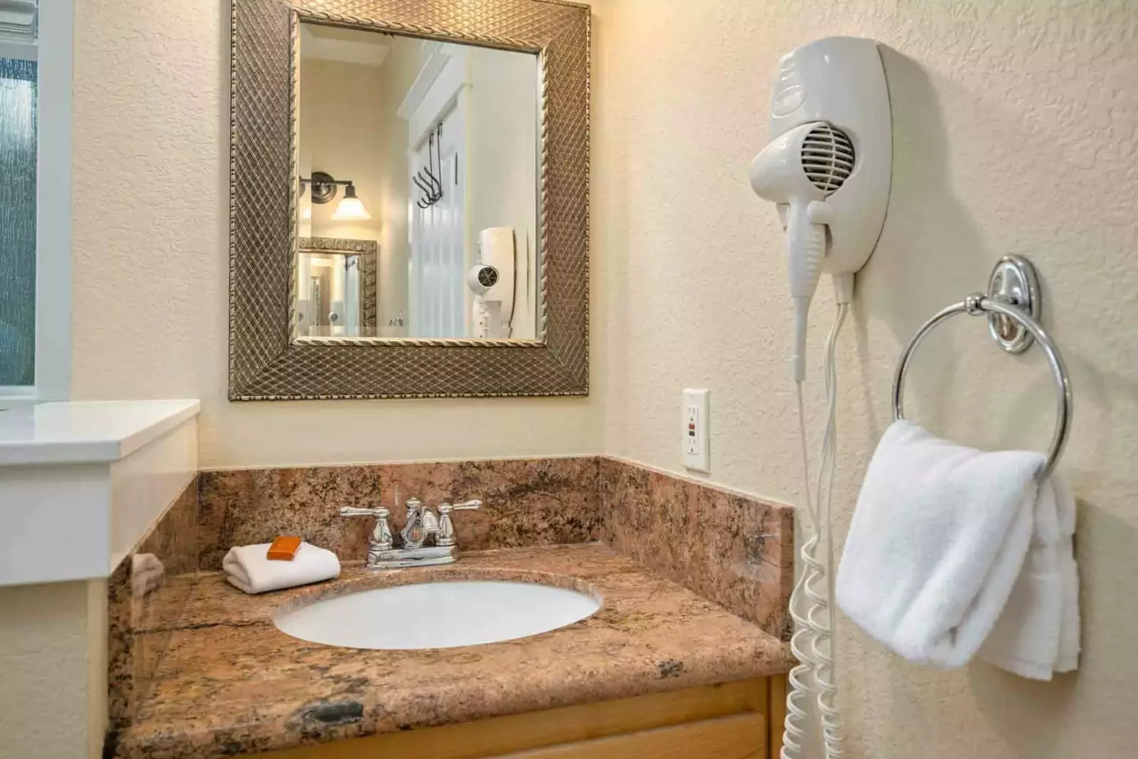 "Great place, quiet neighborhood. Loved the house." - Kelly