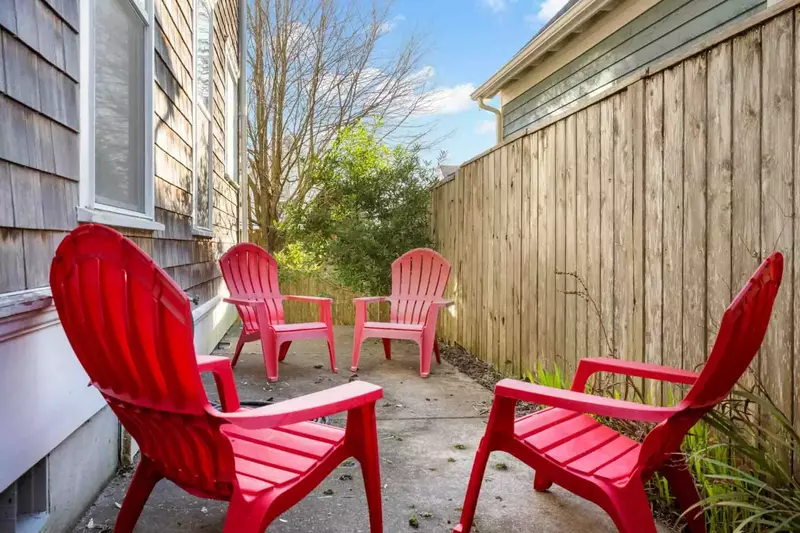 The Oregon Coast is full of natural wonders. We are happy to recommend our favorite hikes, parks, tidepools, and more.